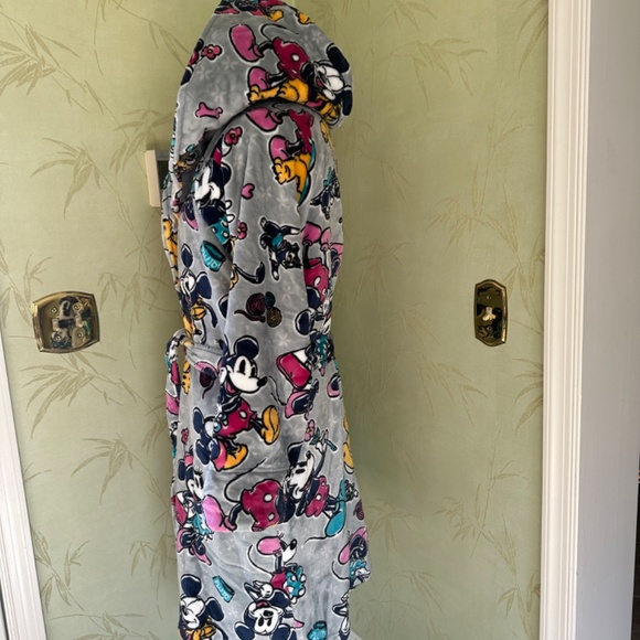 VERA BRADLEY DISNEY HOODED FLEECE ROBE:NWT MICKEY MOUSE FAMILY FUN L/XL - Picture 12 of 15